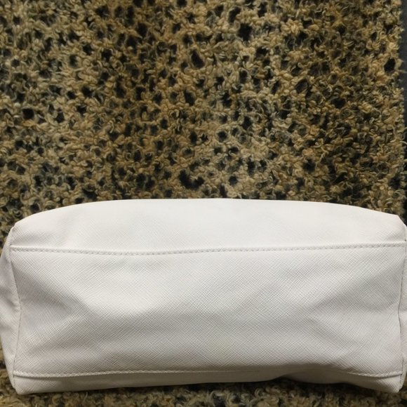 Dior Parfums Beaute' Cosmetic Bag White - Picture 6 of 8